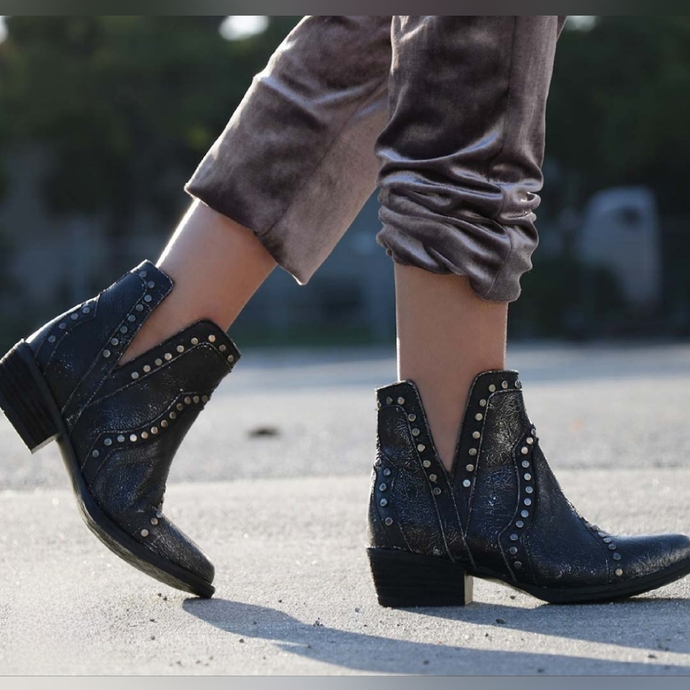 Very Volatile Spears bootie